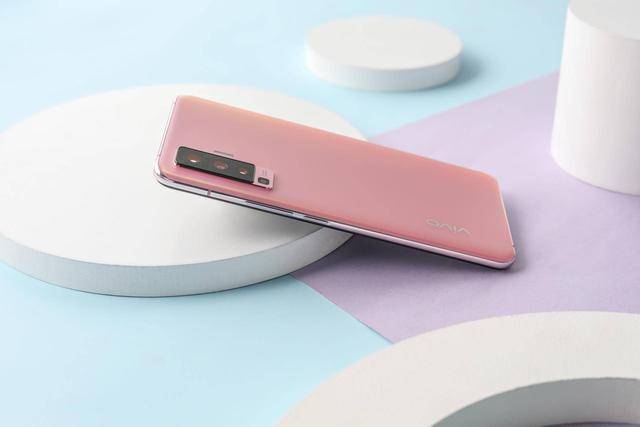 vivo X20，科技與美學(xué)的巔峰融合